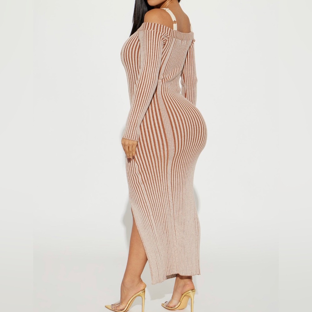 Sweater Maxi Dress - Picture 2 of 3
